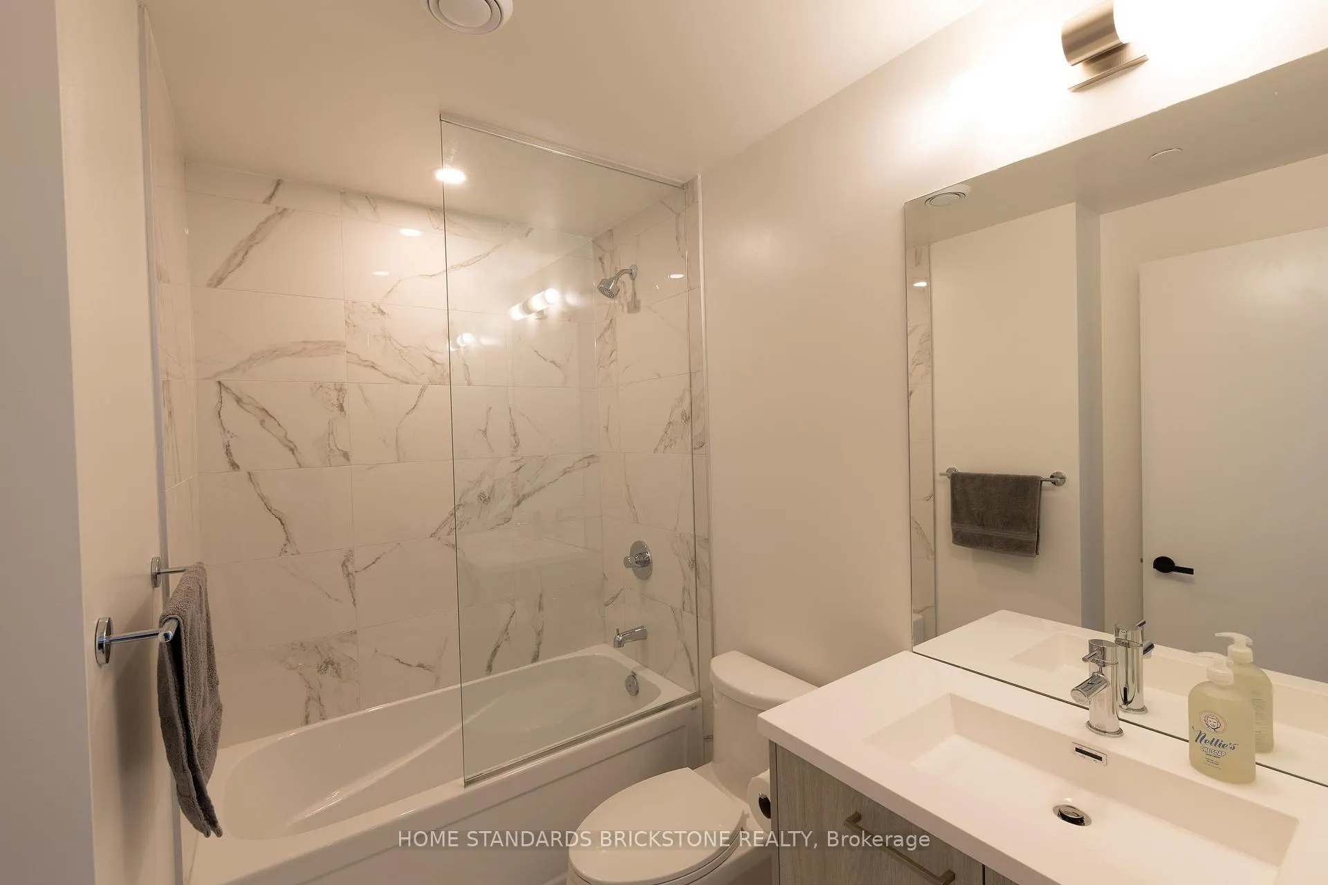 Photo 10 of Unit 3707, 28 Interchange Way W, Vaughan, Vaughan Corporate Centre — HOMEH