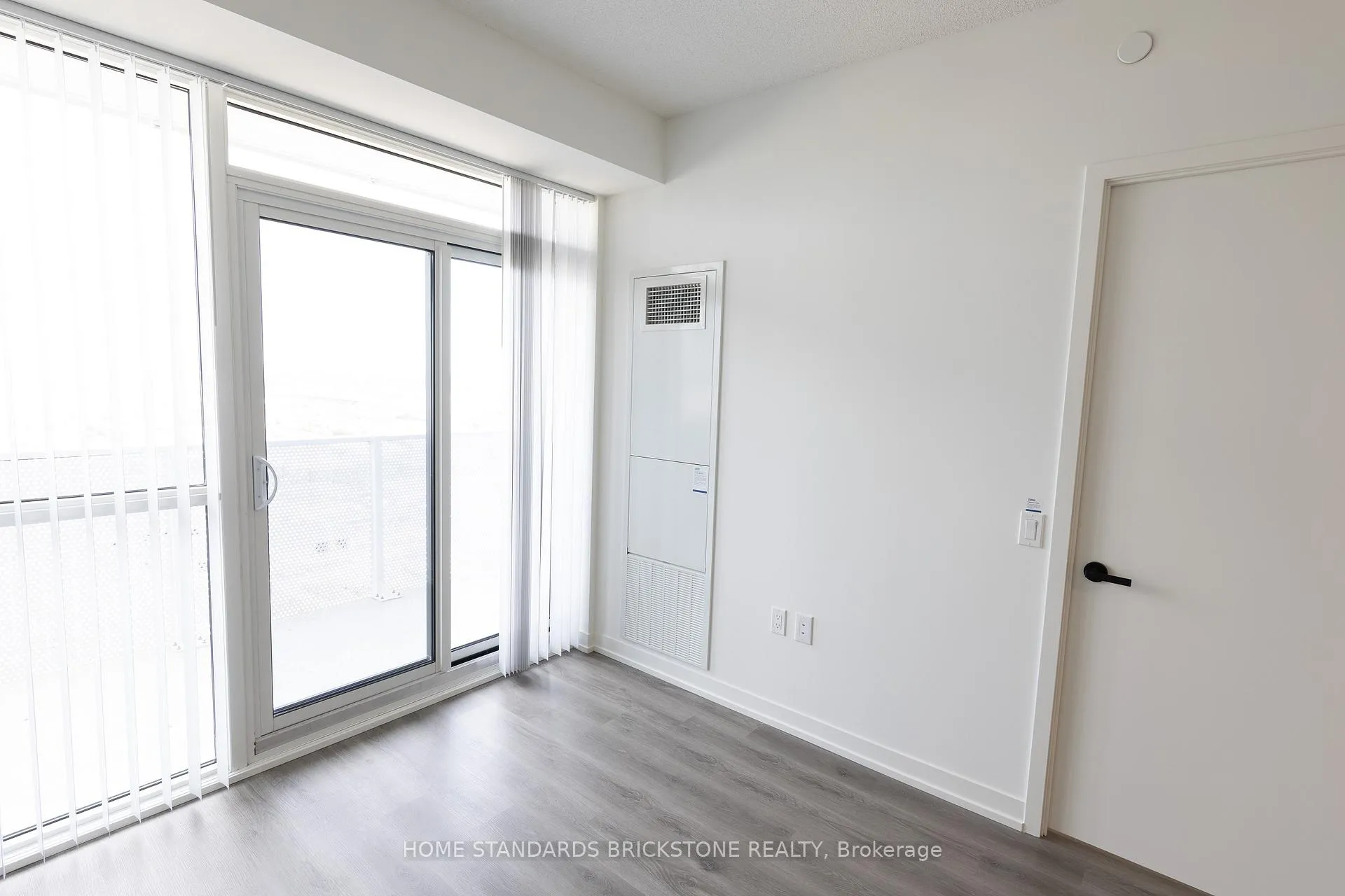 Photo 12 of Unit 3707, 28 Interchange Way W, Vaughan, Vaughan Corporate Centre — HOMEH