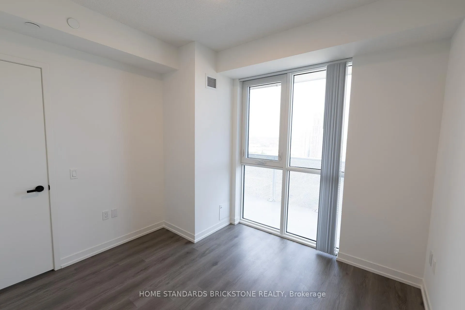 Photo 15 of Unit 3707, 28 Interchange Way W, Vaughan, Vaughan Corporate Centre — HOMEH