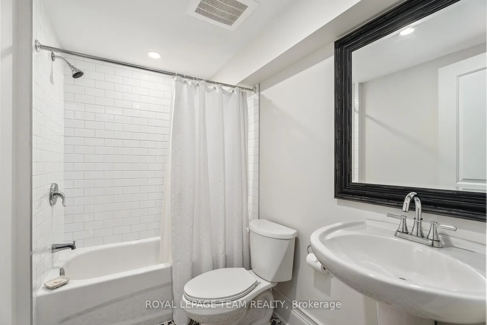 Photo 25 of 140 Howick Street, Ottawa, Rockcliffe — HOMEH