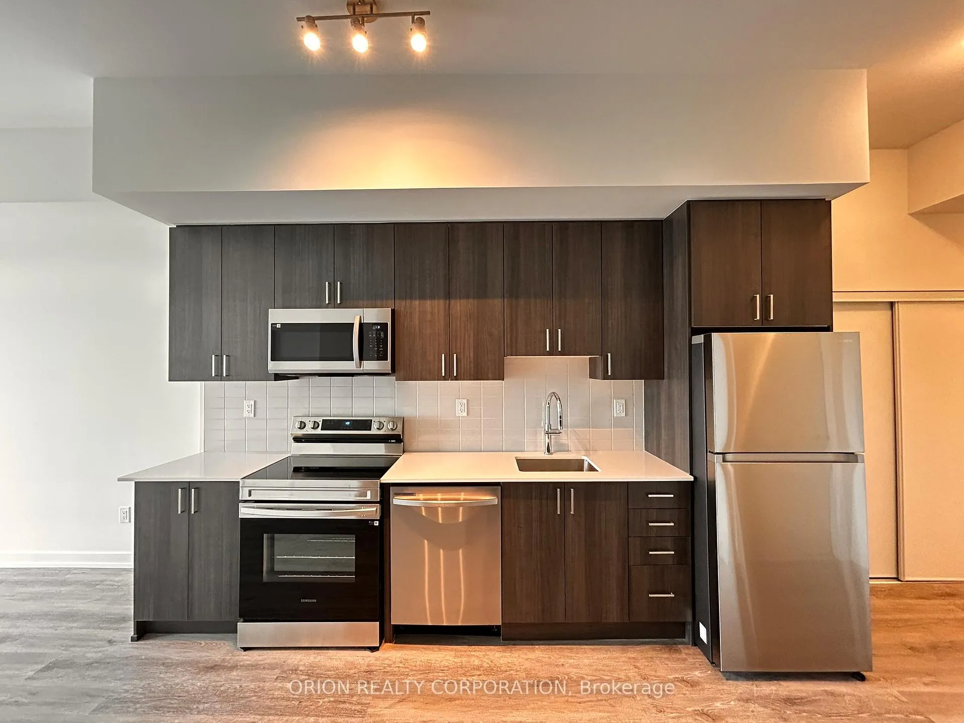Photo 3 of Unit 2904, 1435 Celebration Drive, Pickering, Bay Ridges — HOMEH