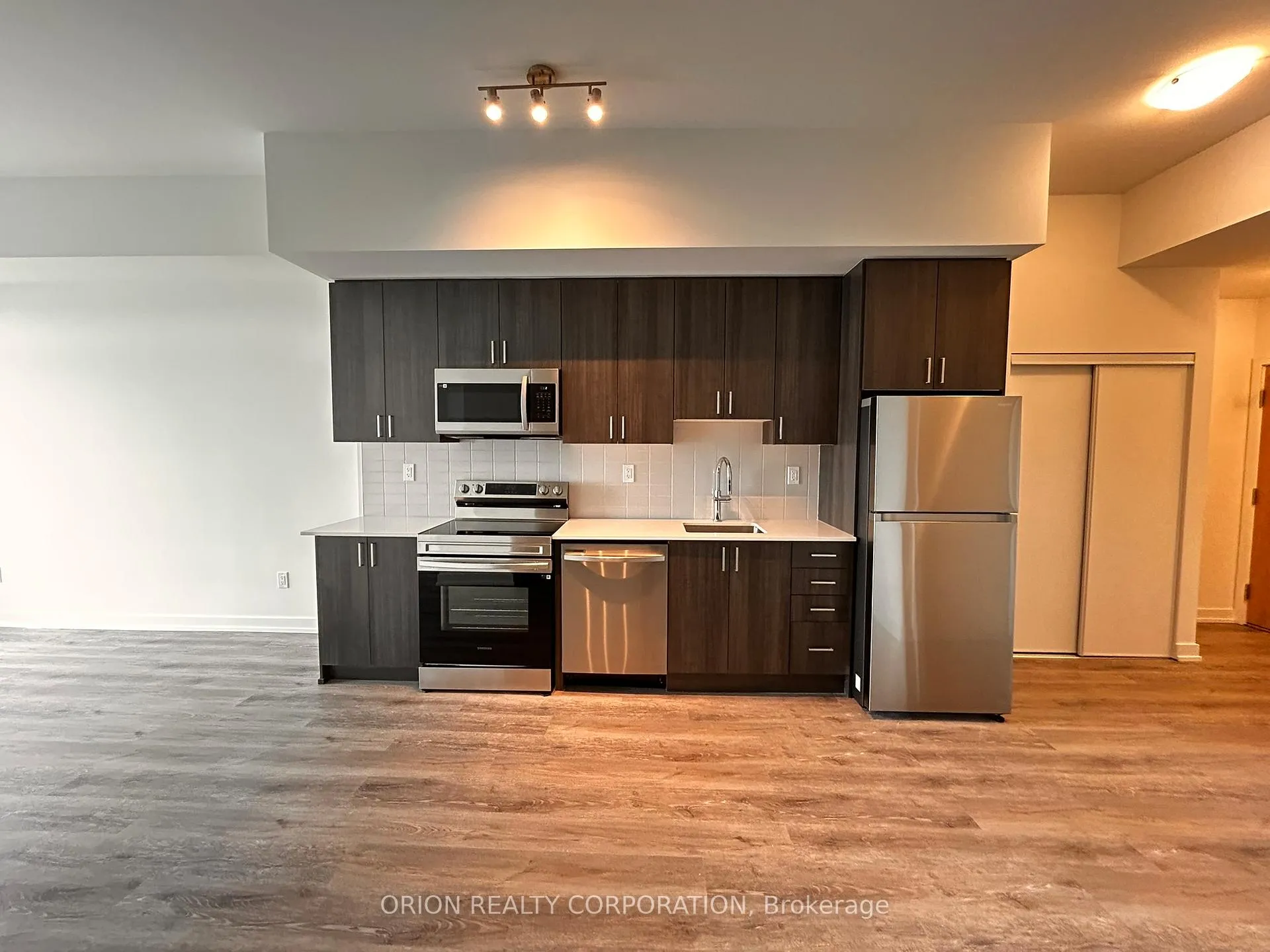 Photo 4 of Unit 2904, 1435 Celebration Drive, Pickering, Bay Ridges — HOMEH