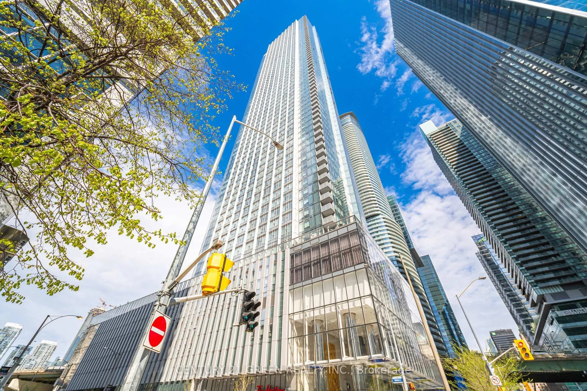 Front of Unit 5502, 10 York Street