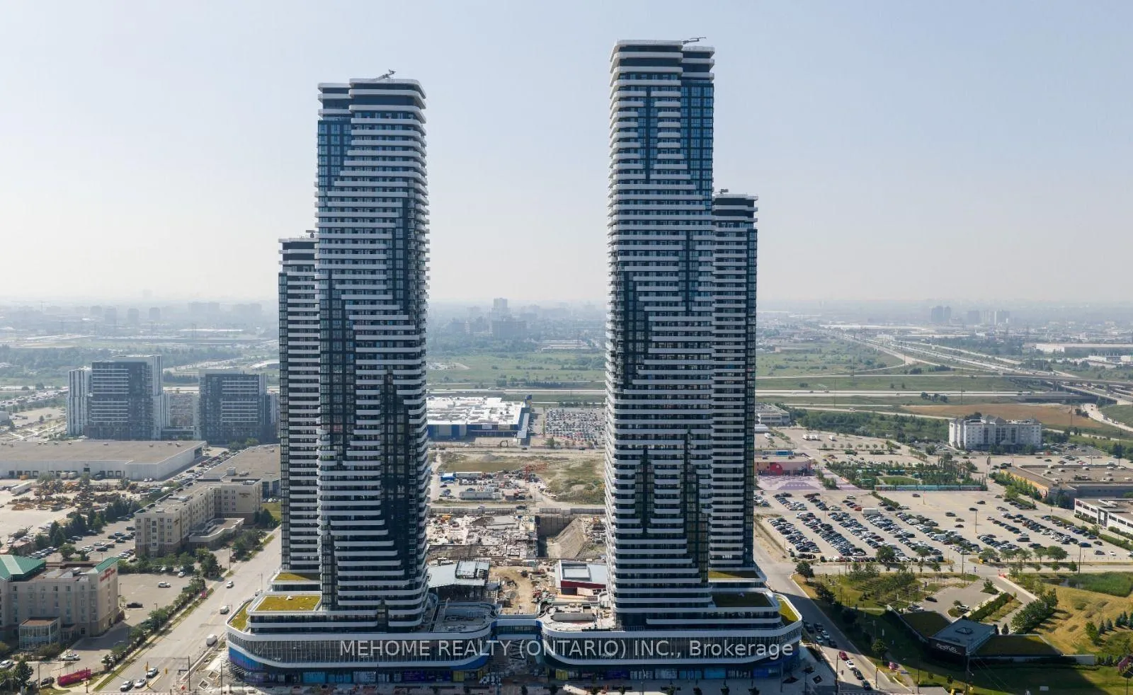 Photo 1 of Unit 4211, 28 Interchange Way, Vaughan, Vaughan Corporate Centre — HOMEH