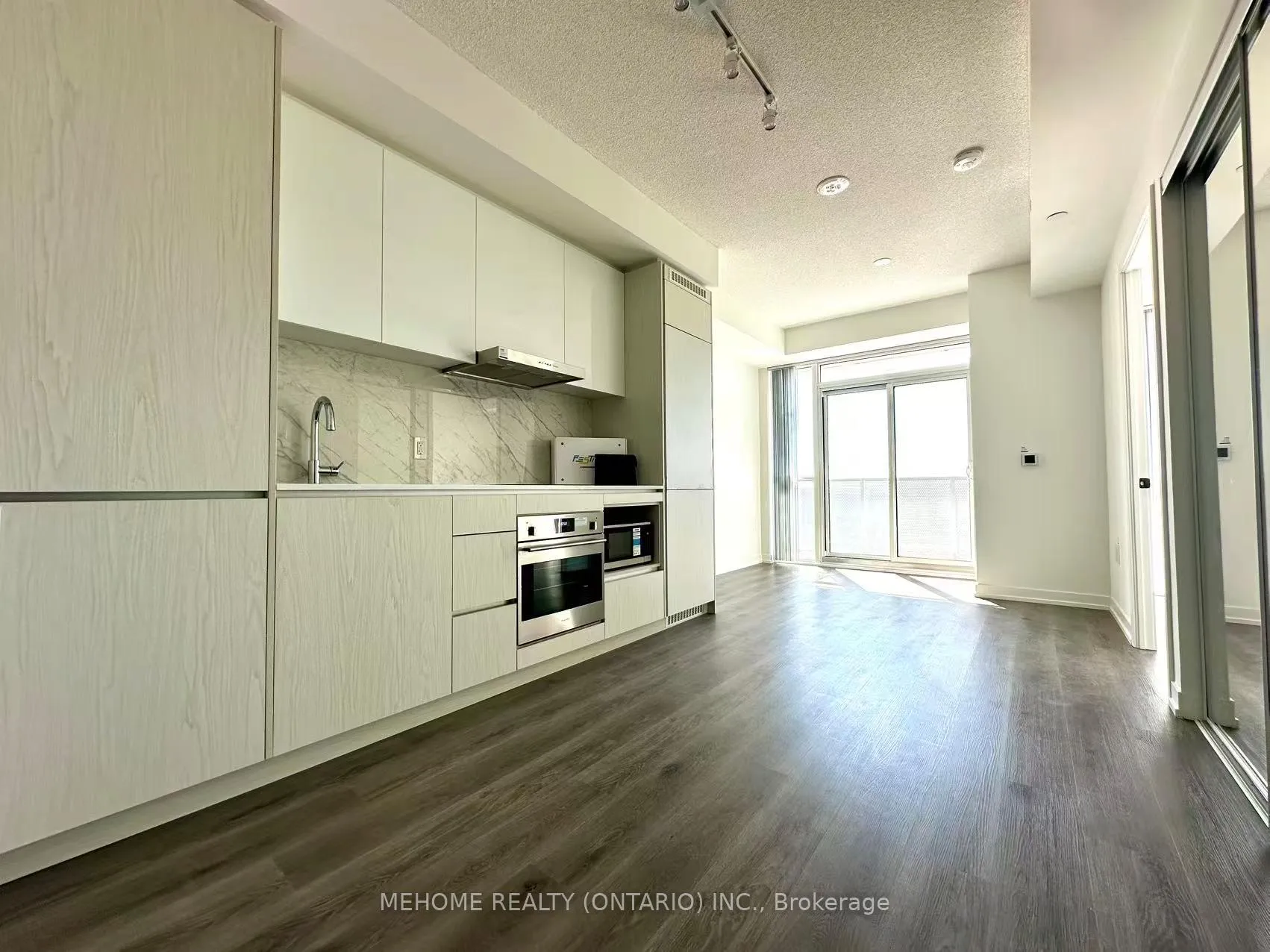Photo 4 of Unit 4211, 28 Interchange Way, Vaughan, Vaughan Corporate Centre — HOMEH