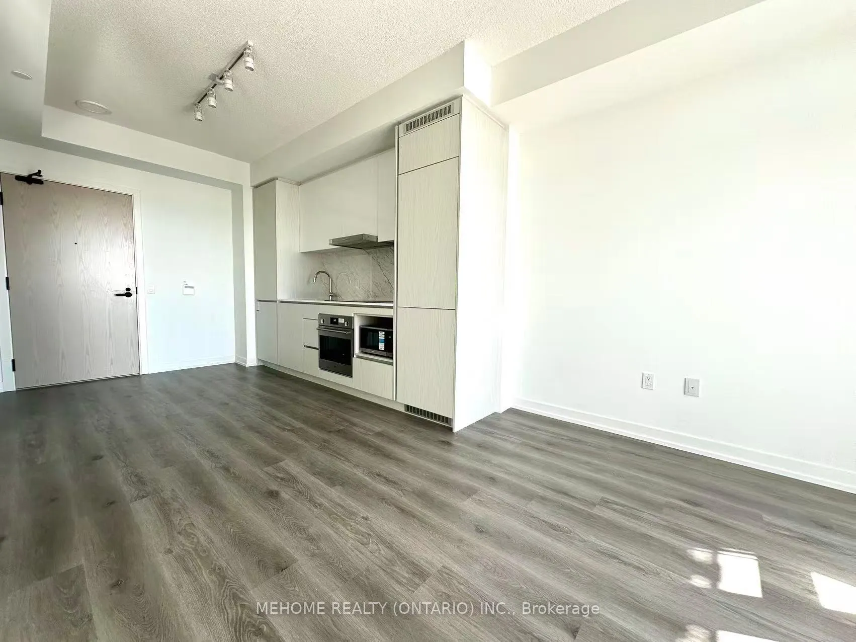 Photo 6 of Unit 4211, 28 Interchange Way, Vaughan, Vaughan Corporate Centre — HOMEH