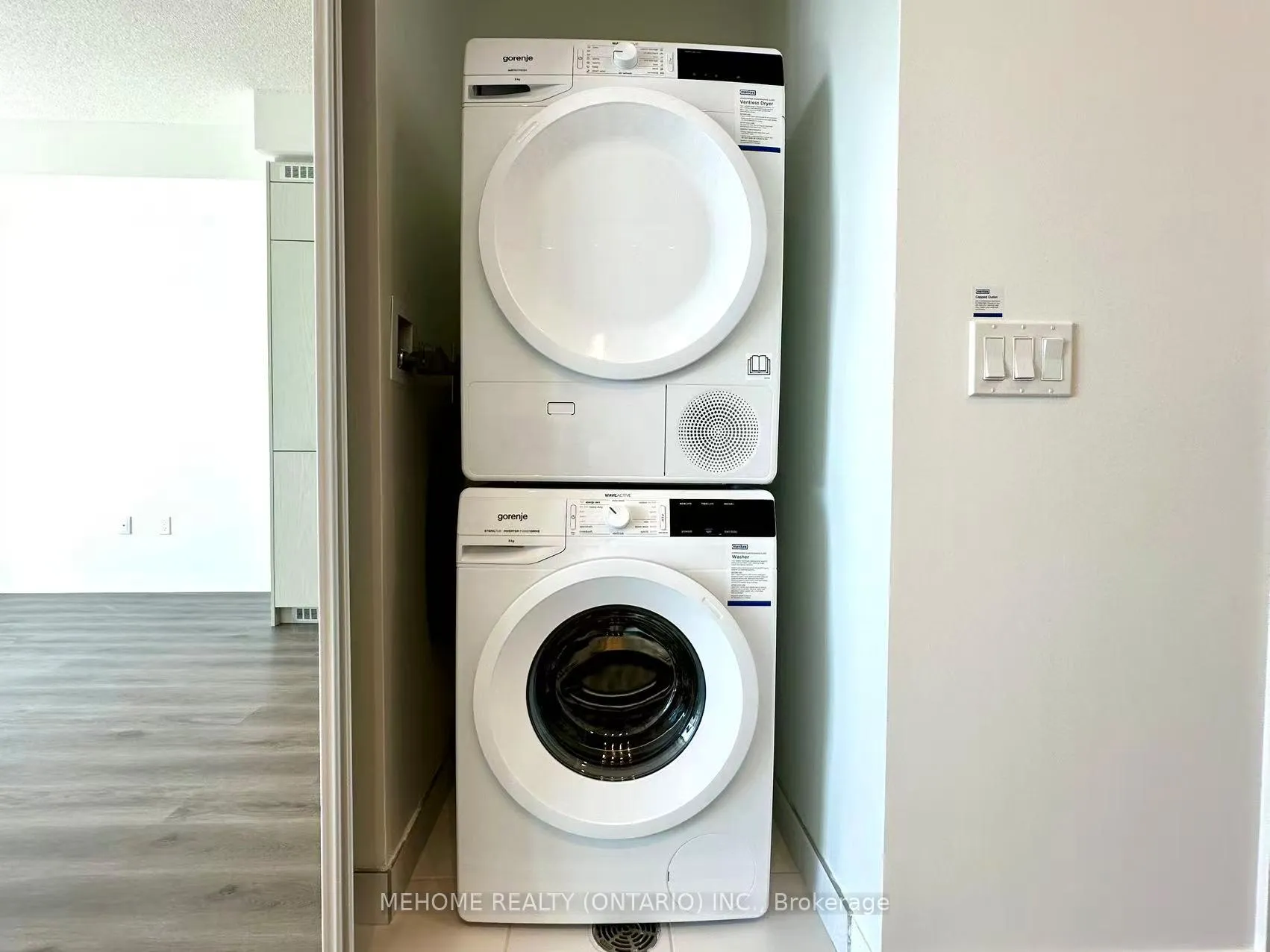 Photo 11 of Unit 4211, 28 Interchange Way, Vaughan, Vaughan Corporate Centre — HOMEH