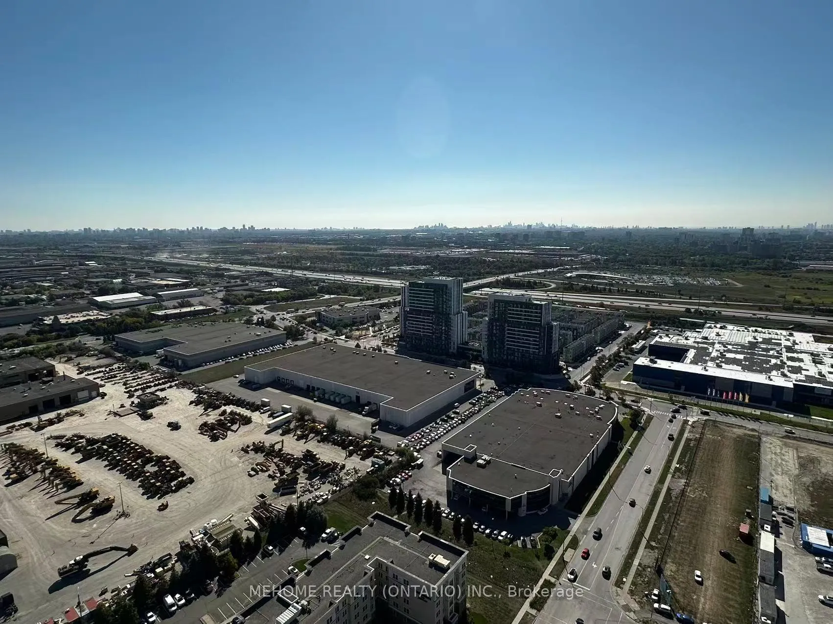 Photo 13 of Unit 4211, 28 Interchange Way, Vaughan, Vaughan Corporate Centre — HOMEH