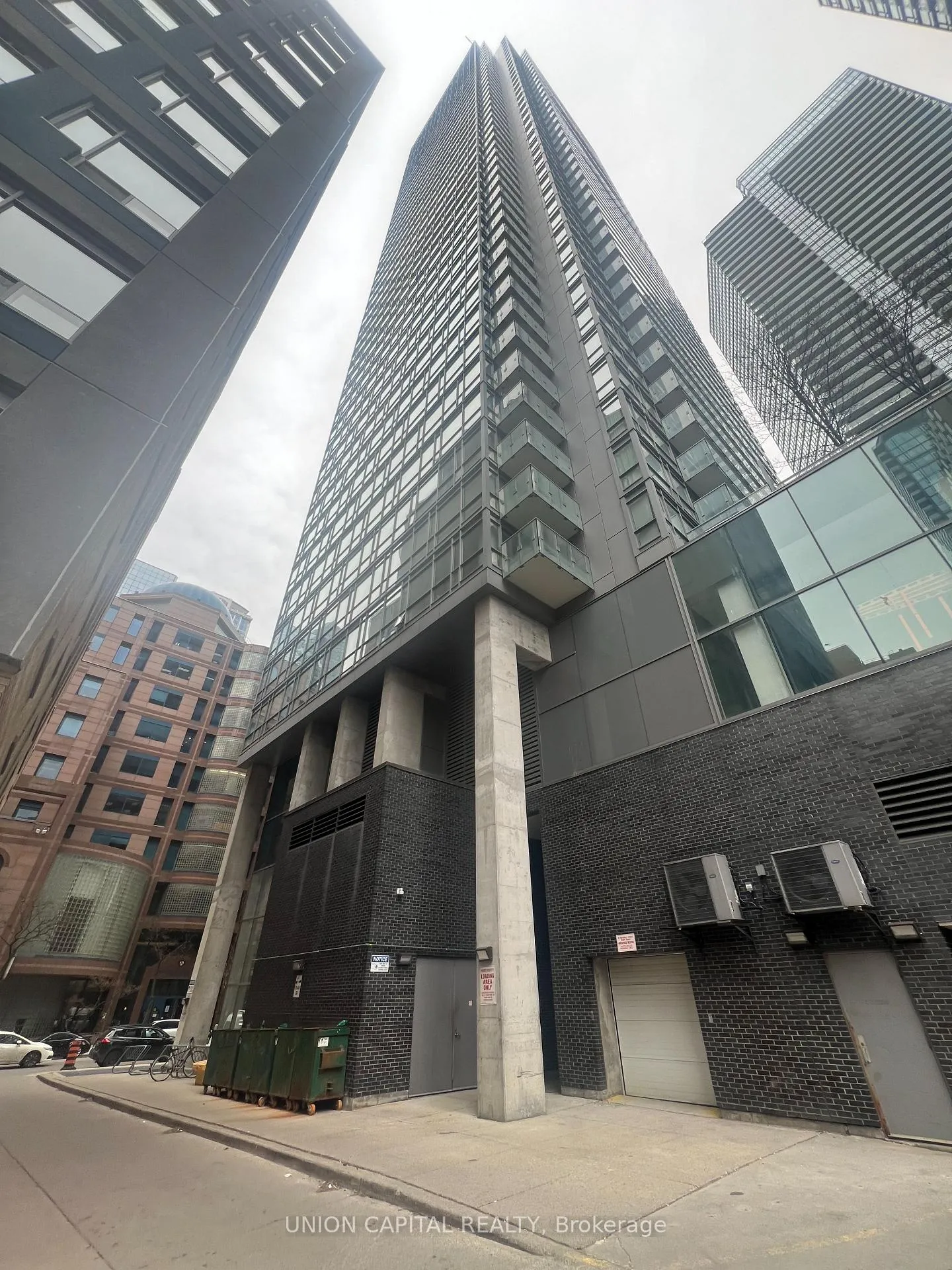 Front of Unit 1402, 38 Grenville Street