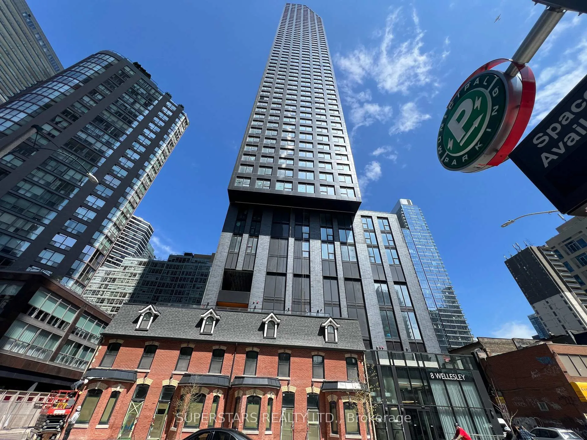 Front of Unit 3901, 8 Wellesley Street W