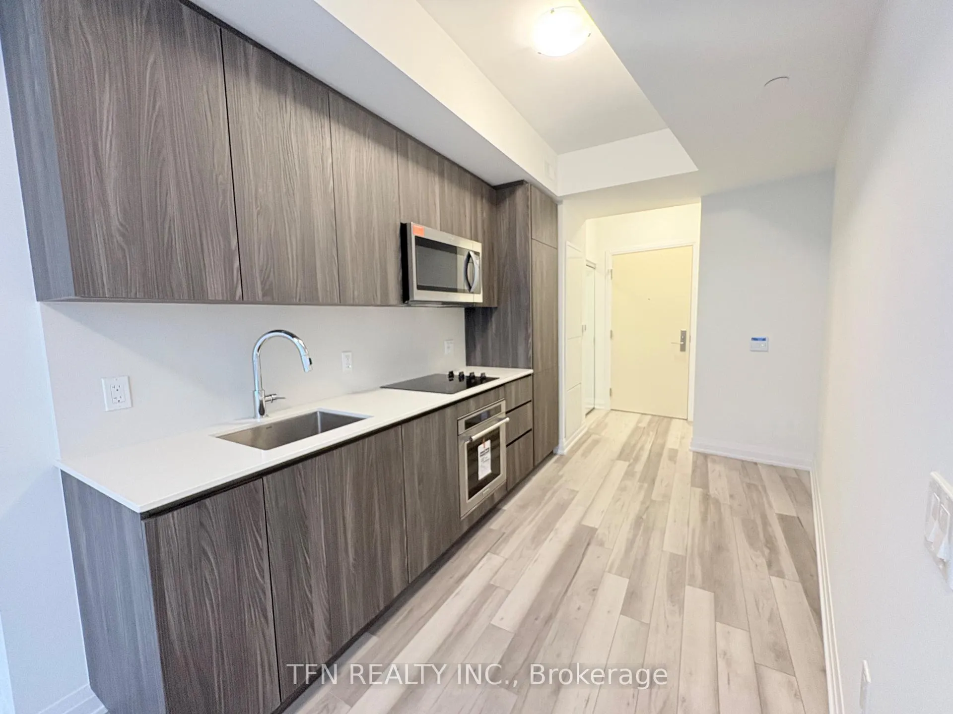 Front of Unit 308, 15 Richardson Street