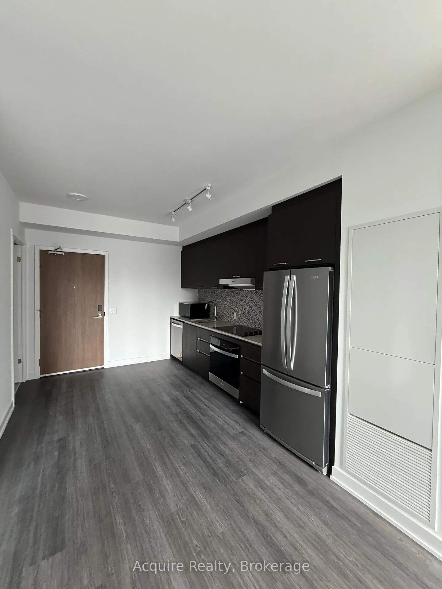 Photo 2 of Unit 404, 8188 Yonge Street, Vaughan, Uplands — HOMEH