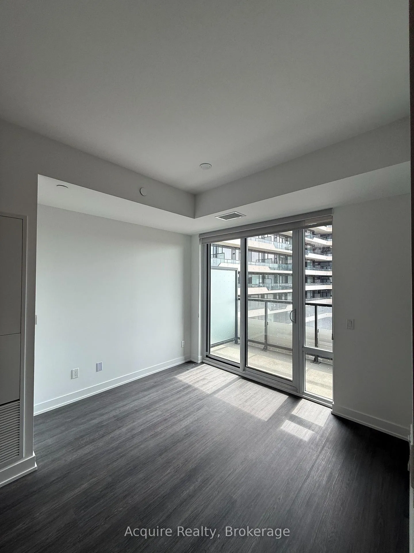 Photo 5 of Unit 404, 8188 Yonge Street, Vaughan, Uplands — HOMEH