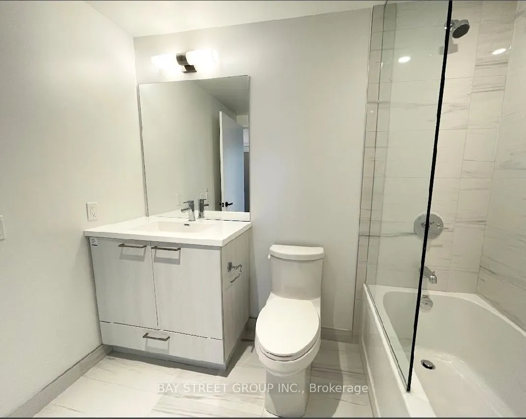 Photo 4 of Unit 912, 225 Commerce Street, Vaughan, Vaughan Corporate Centre — HOMEH