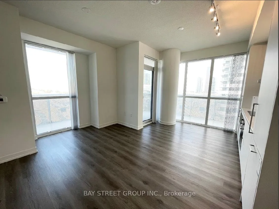 Photo 5 of Unit 912, 225 Commerce Street, Vaughan, Vaughan Corporate Centre — HOMEH