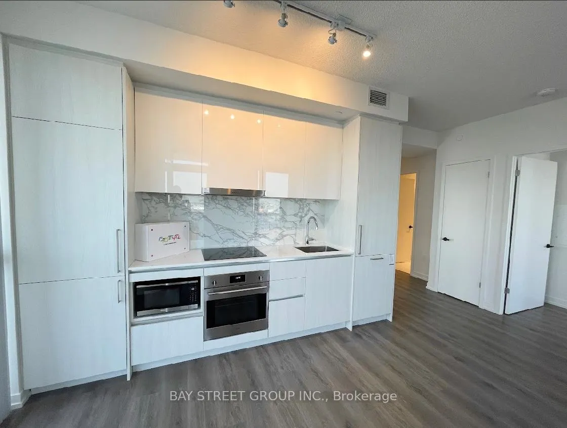 Photo 7 of Unit 912, 225 Commerce Street, Vaughan, Vaughan Corporate Centre — HOMEH