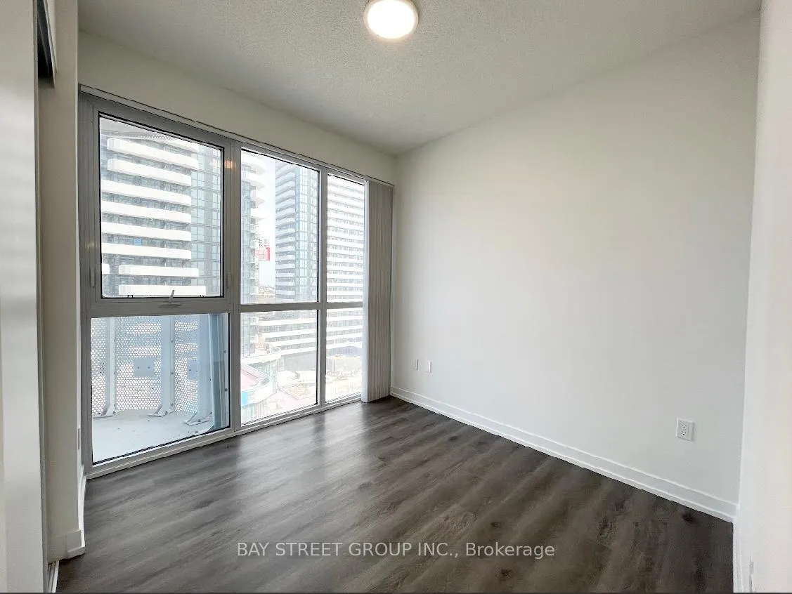 Photo 8 of Unit 912, 225 Commerce Street, Vaughan, Vaughan Corporate Centre — HOMEH