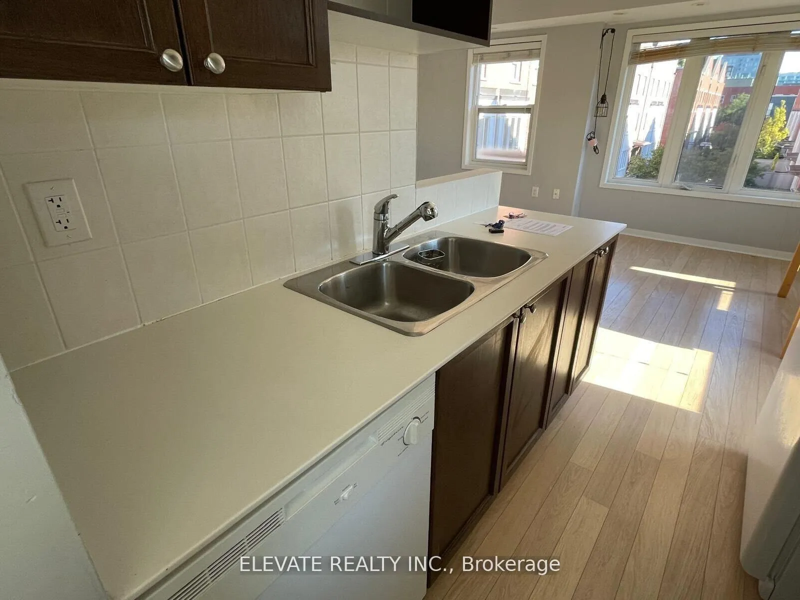 Photo 6 of Unit 2, 817 Dundas Street E, Toronto, South Riverdale — HOMEH