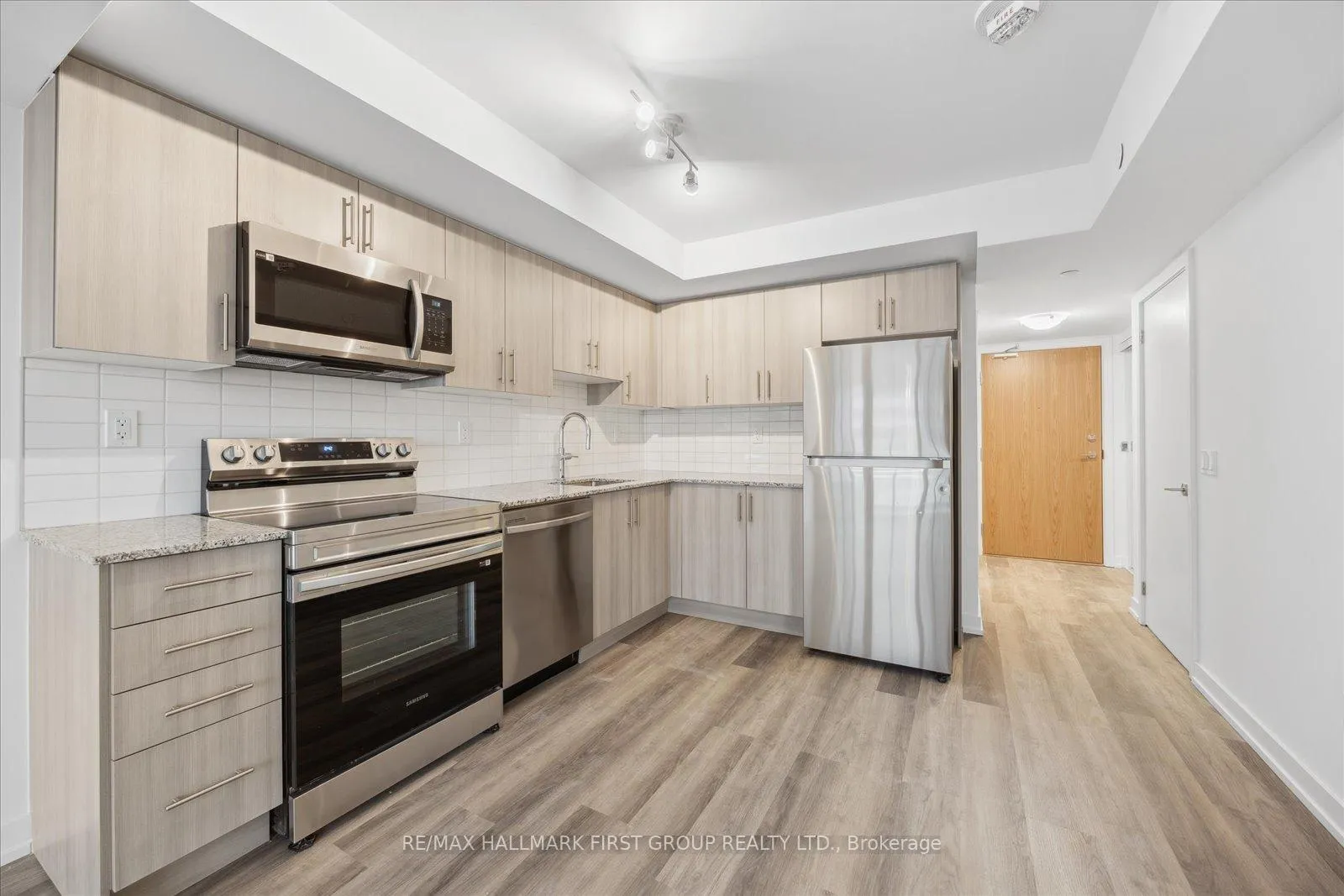 Photo 7 of Unit 807, 1435 Celebration Drive, Pickering, Bay Ridges — HOMEH