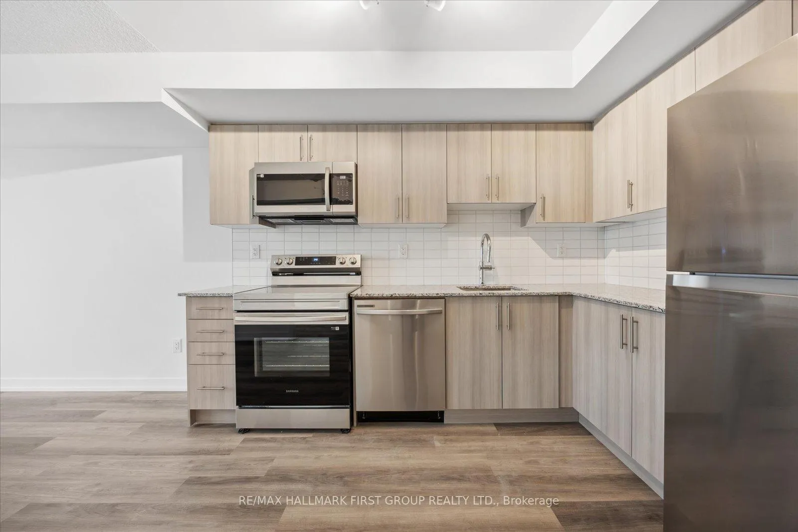 Photo 8 of Unit 807, 1435 Celebration Drive, Pickering, Bay Ridges — HOMEH