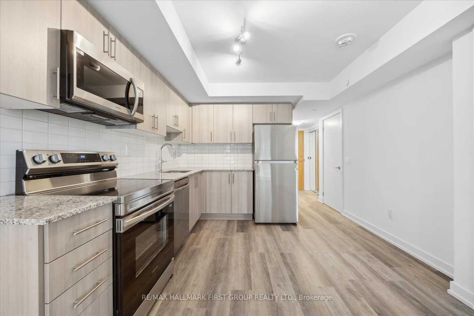 Photo 9 of Unit 807, 1435 Celebration Drive, Pickering, Bay Ridges — HOMEH