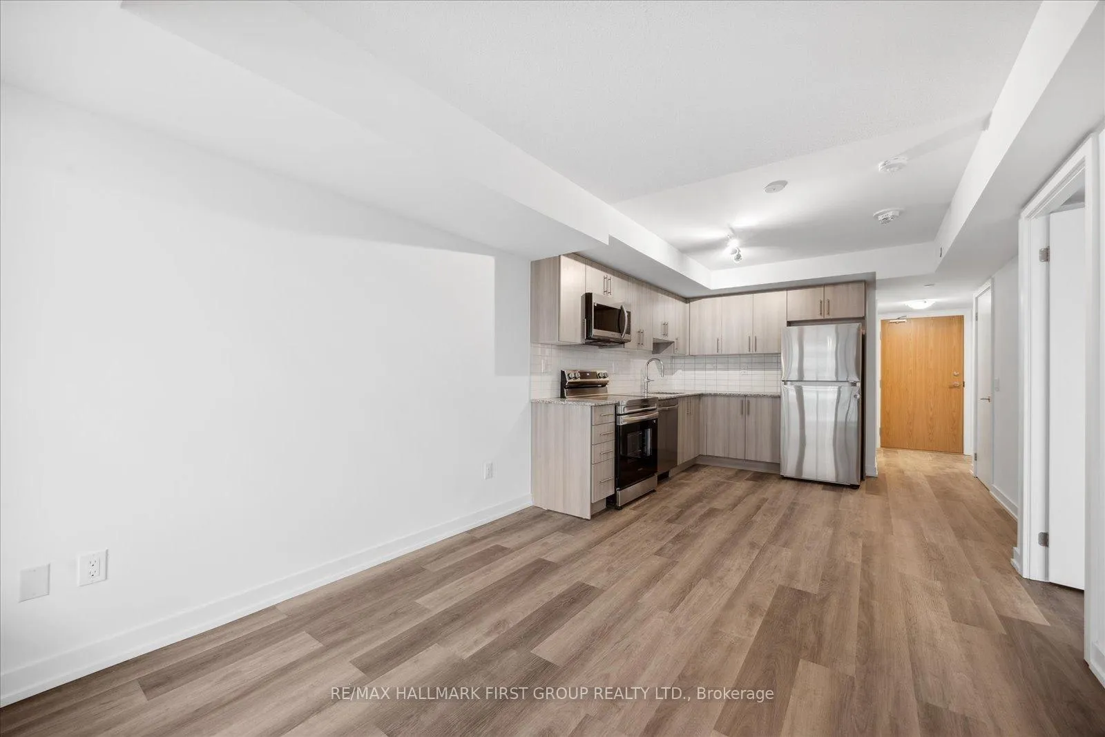 Photo 10 of Unit 807, 1435 Celebration Drive, Pickering, Bay Ridges — HOMEH