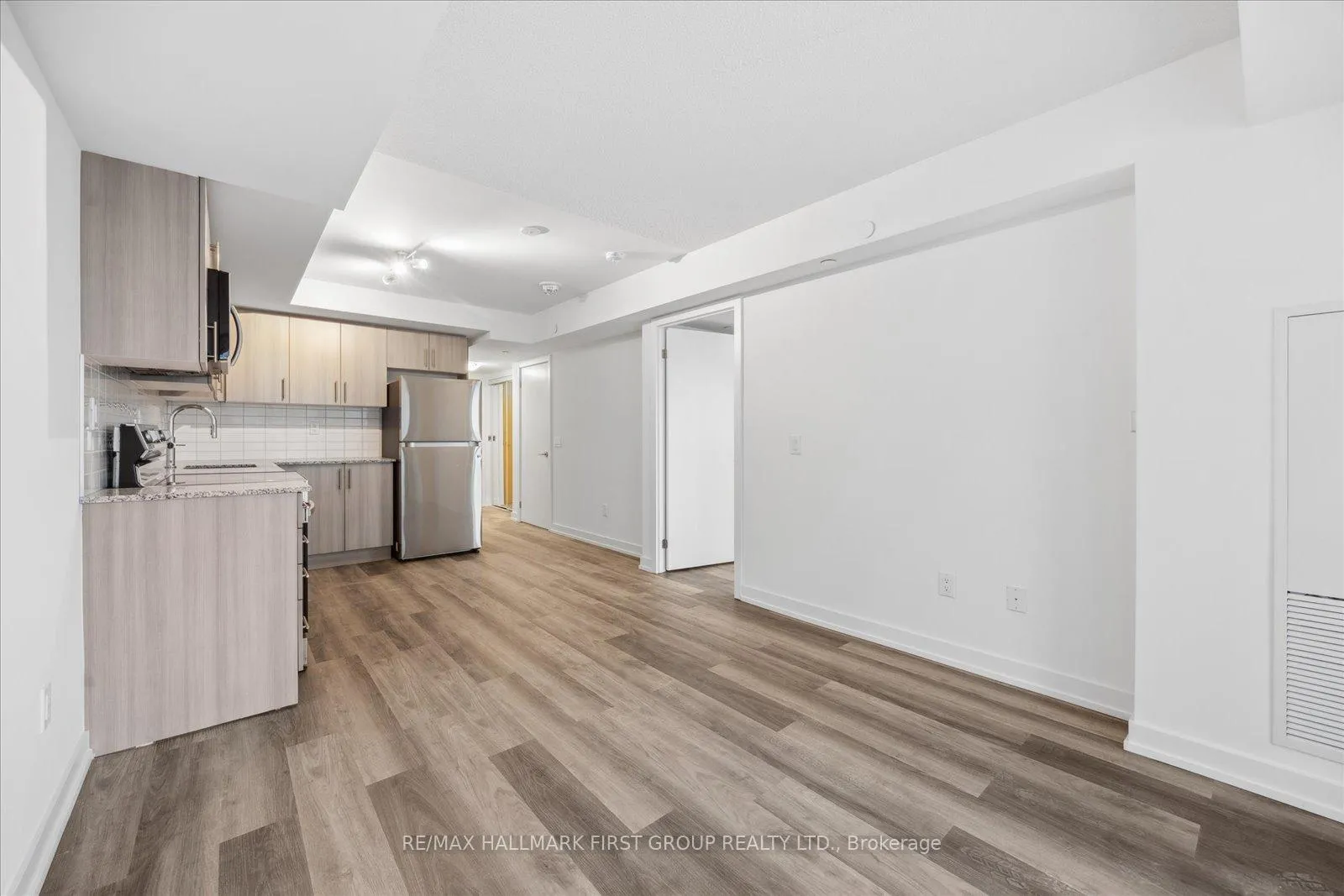 Photo 11 of Unit 807, 1435 Celebration Drive, Pickering, Bay Ridges — HOMEH