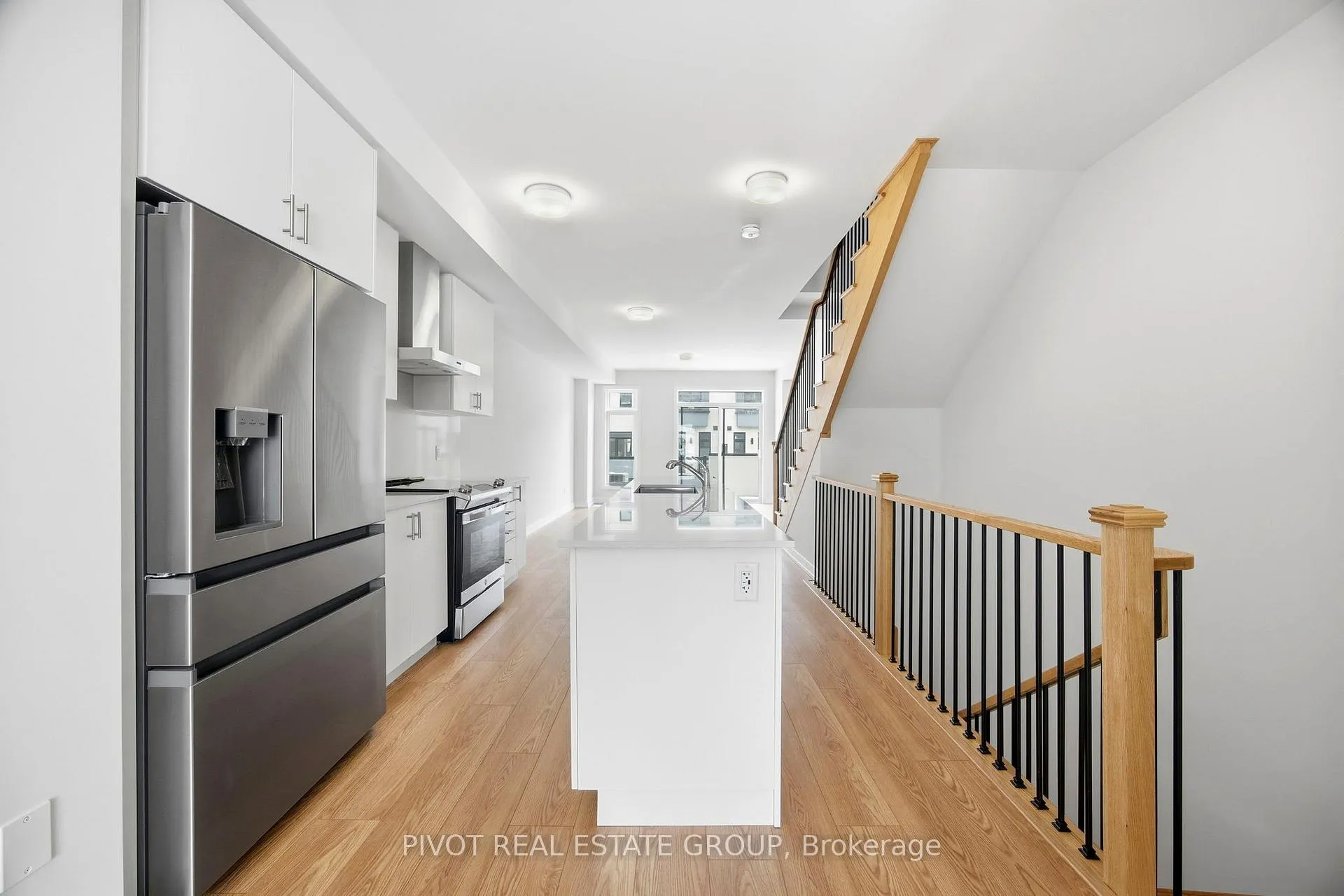 Photo 13 of 16 Pluto Way, Whitby, Brooklin — HOMEH