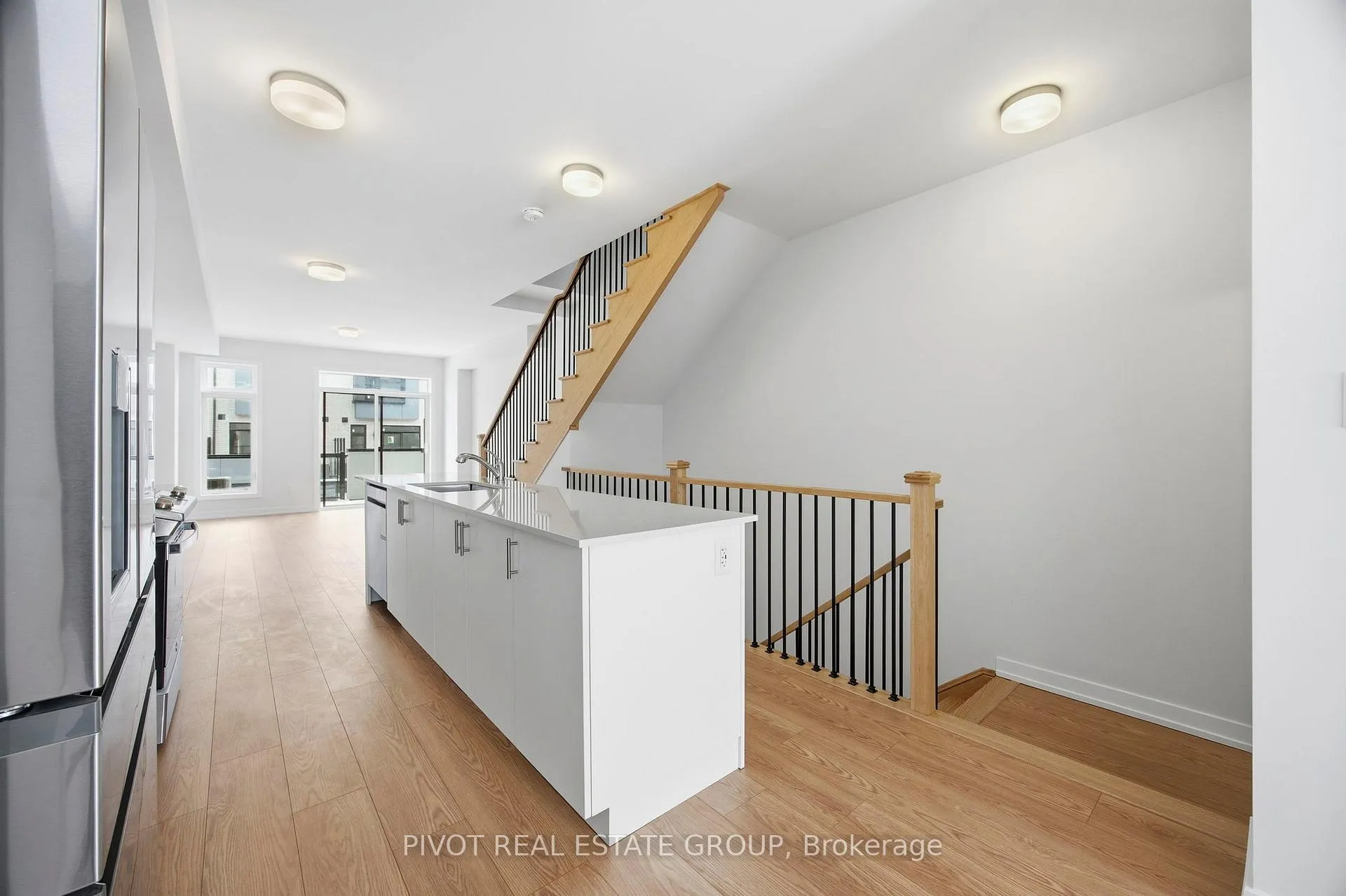Photo 14 of 16 Pluto Way, Whitby, Brooklin — HOMEH