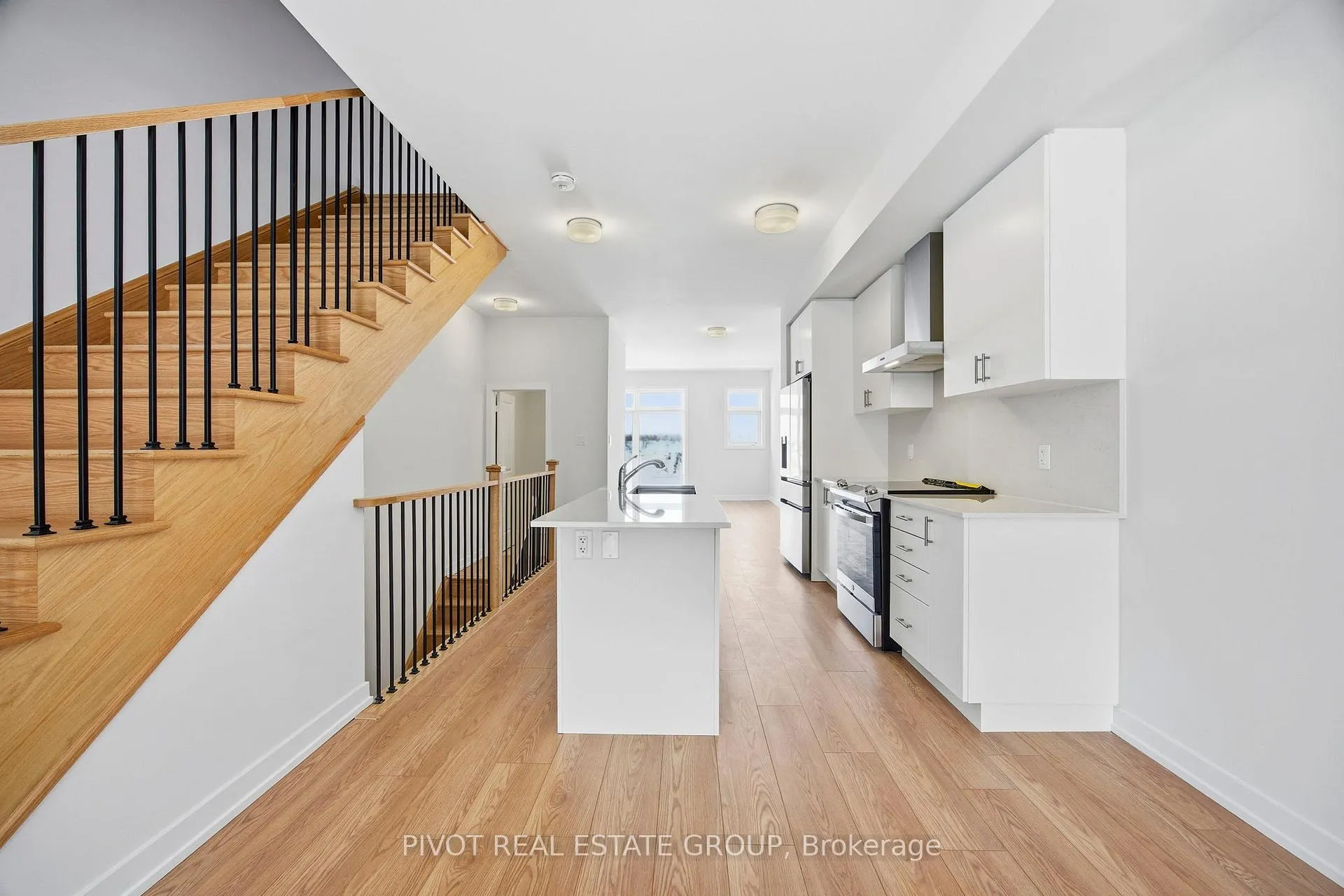 Photo 20 of 16 Pluto Way, Whitby, Brooklin — HOMEH