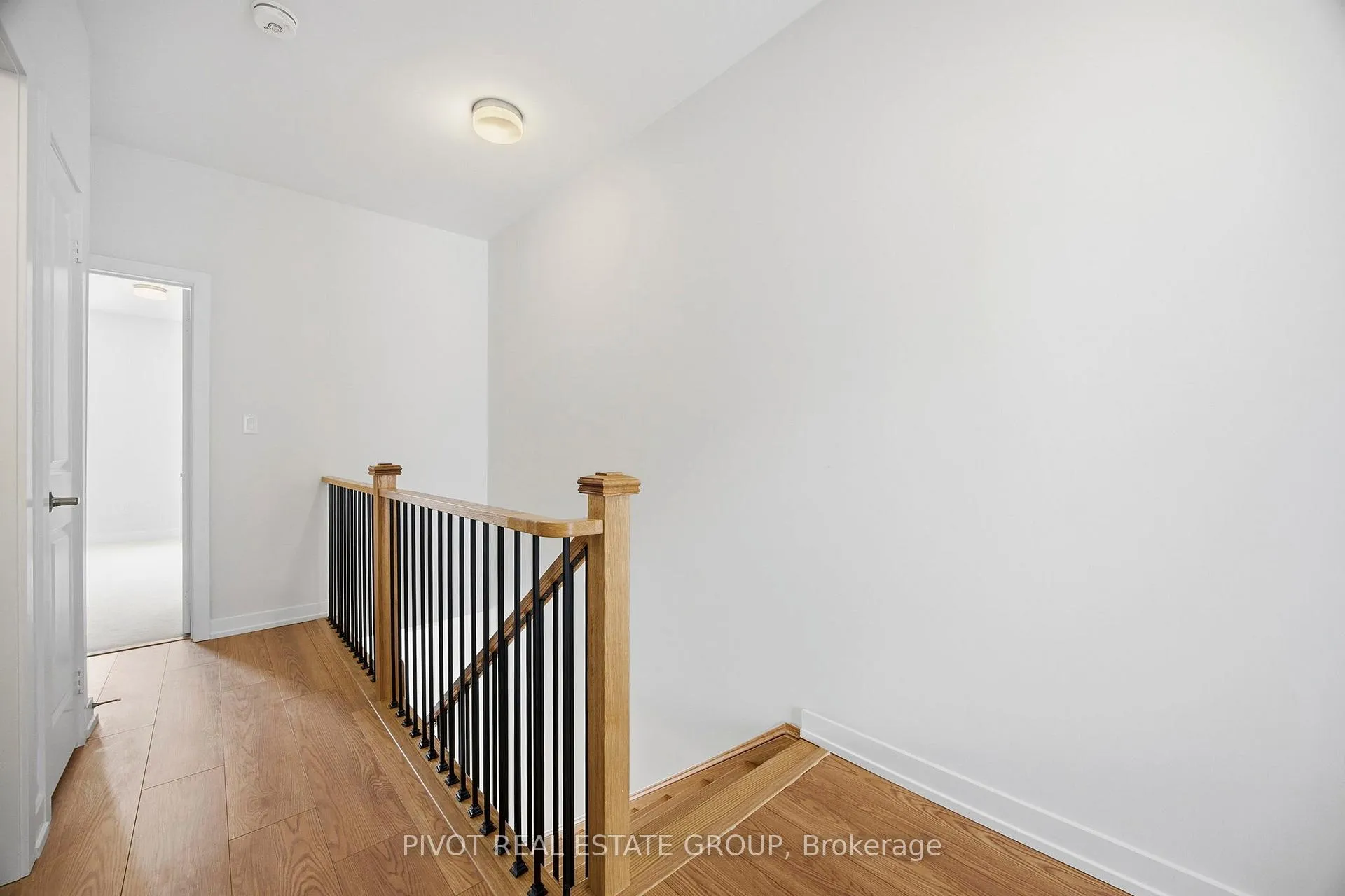 Photo 26 of 16 Pluto Way, Whitby, Brooklin — HOMEH