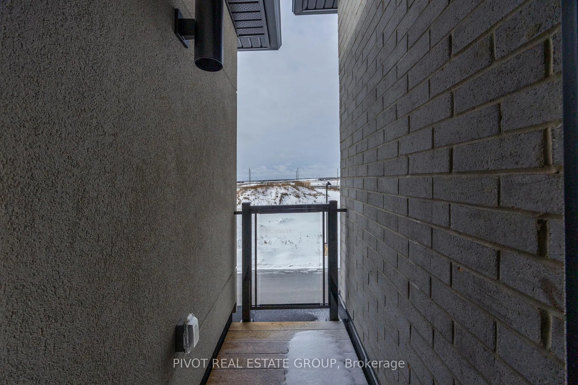 Photo 35 of 16 Pluto Way, Whitby, Brooklin — HOMEH