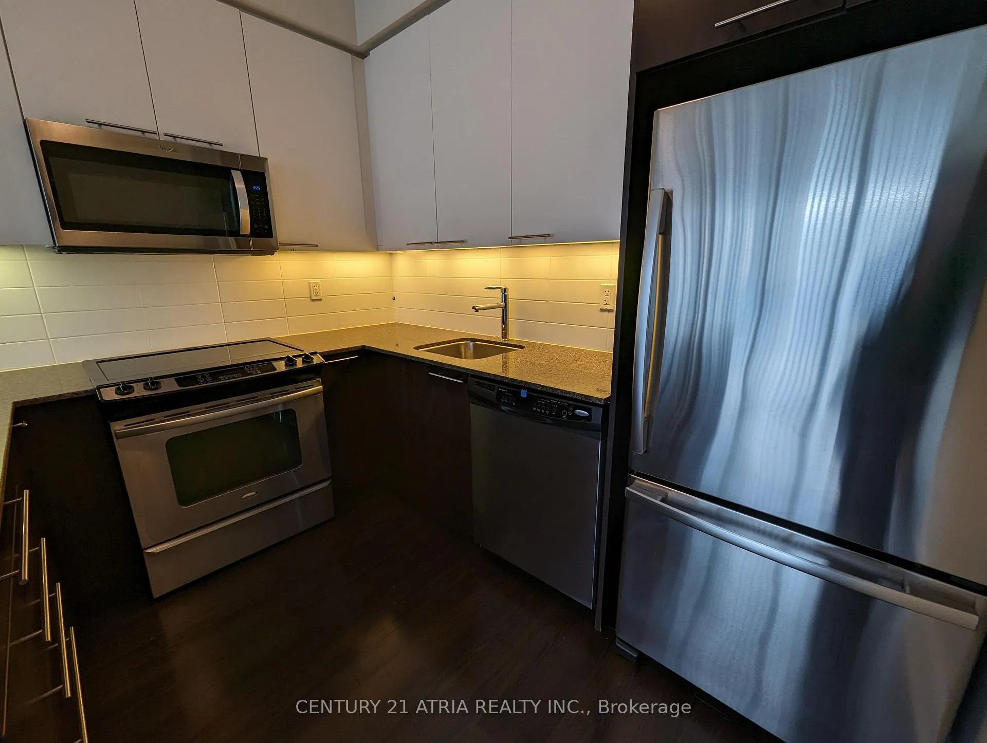 Photo 7 of Unit 702, 25 Broadway Avenue, Toronto, Mount Pleasant West — HOMEH