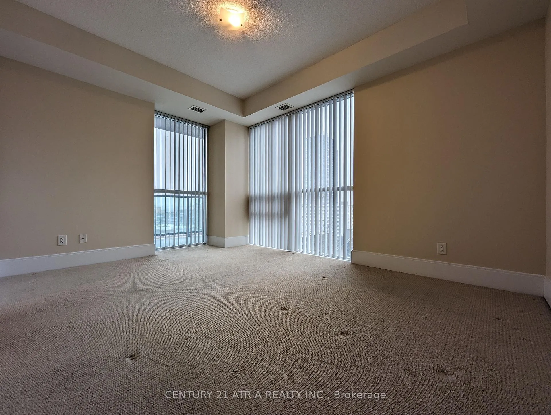 Photo 18 of Unit 702, 25 Broadway Avenue, Toronto, Mount Pleasant West — HOMEH
