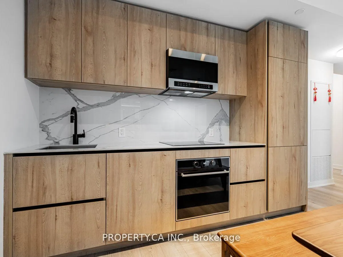 Photo 4 of Unit 1309, 127 Broadway Avenue, Toronto, Mount Pleasant West — HOMEH