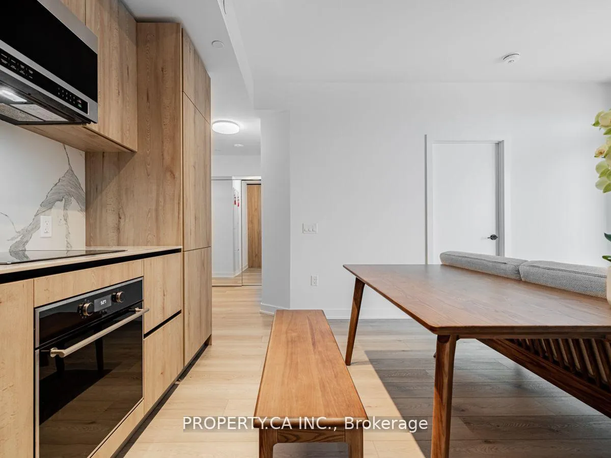 Photo 5 of Unit 1309, 127 Broadway Avenue, Toronto, Mount Pleasant West — HOMEH