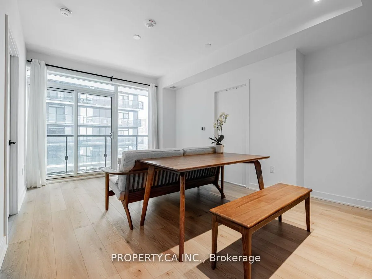Photo 6 of Unit 1309, 127 Broadway Avenue, Toronto, Mount Pleasant West — HOMEH