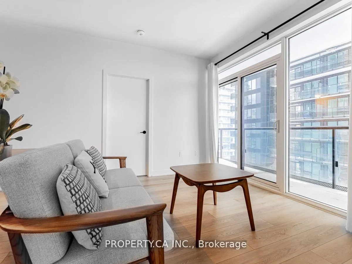 Photo 7 of Unit 1309, 127 Broadway Avenue, Toronto, Mount Pleasant West — HOMEH