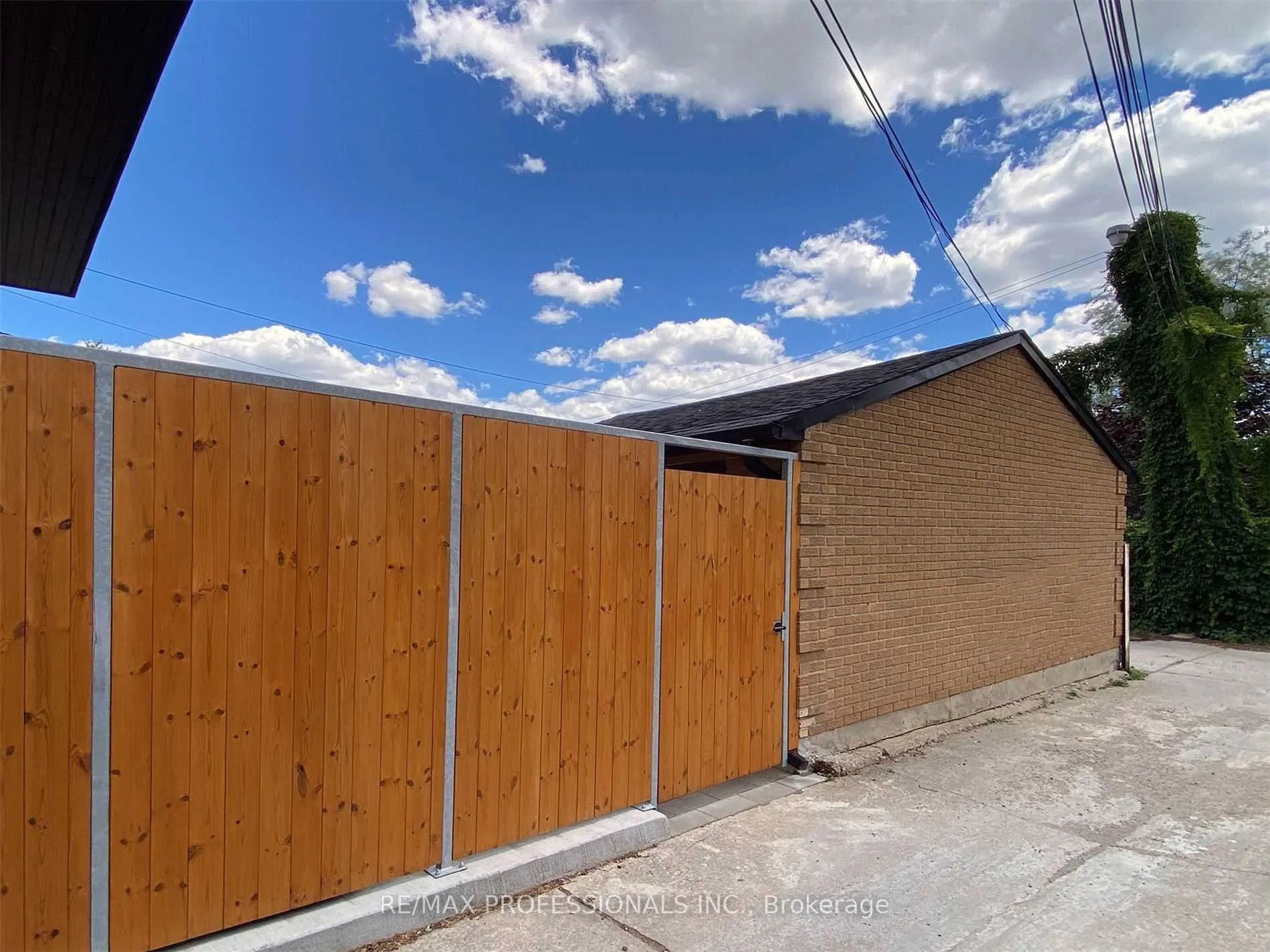 Photo 3 of 41 Rolyat Street, Toronto, Trinity-Bellwoods — HOMEH
