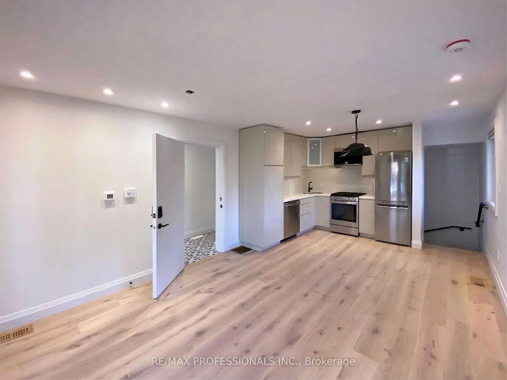 Photo 10 of 41 Rolyat Street, Toronto, Trinity-Bellwoods — HOMEH