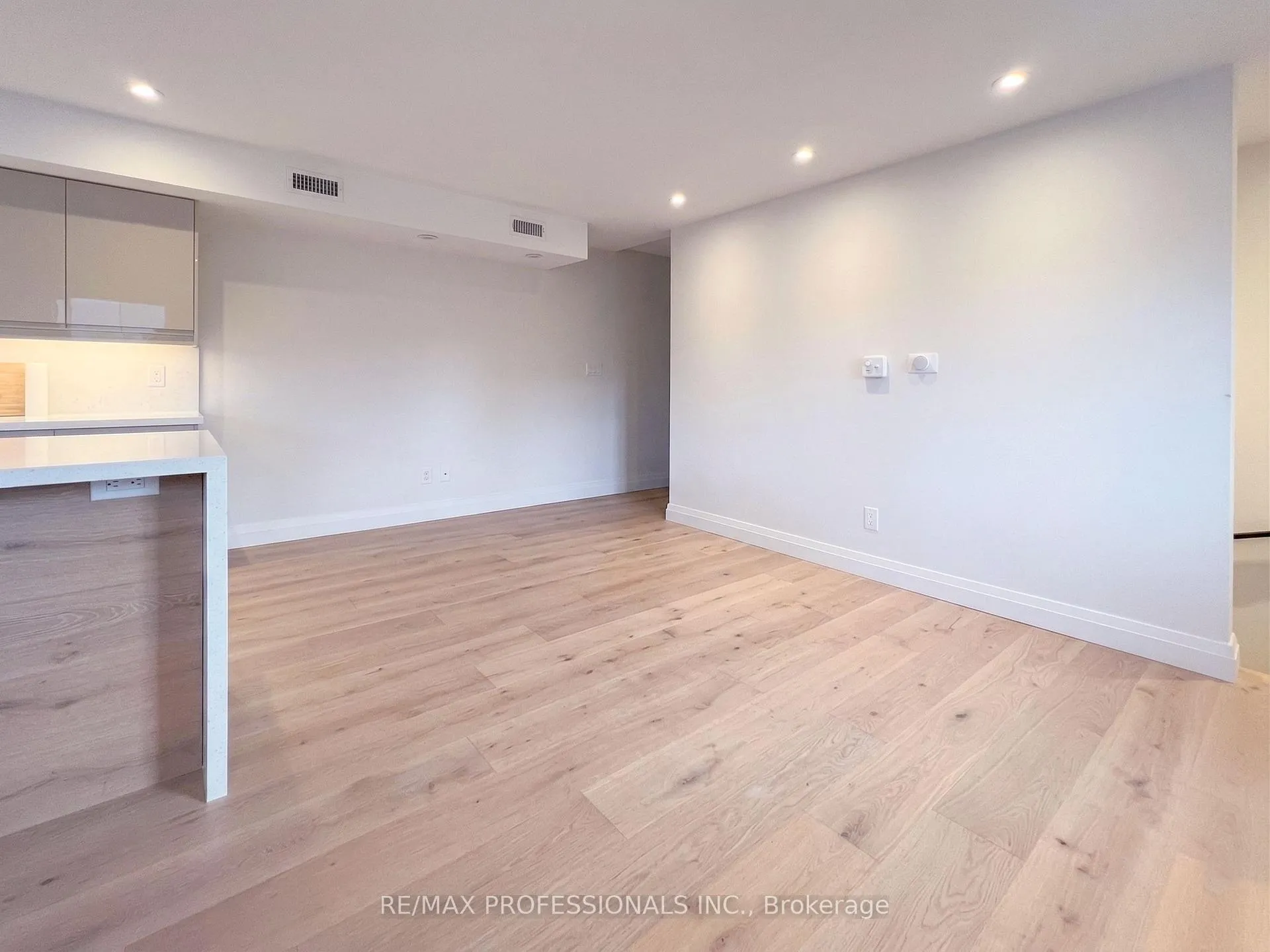 Photo 24 of 41 Rolyat Street, Toronto, Trinity-Bellwoods — HOMEH