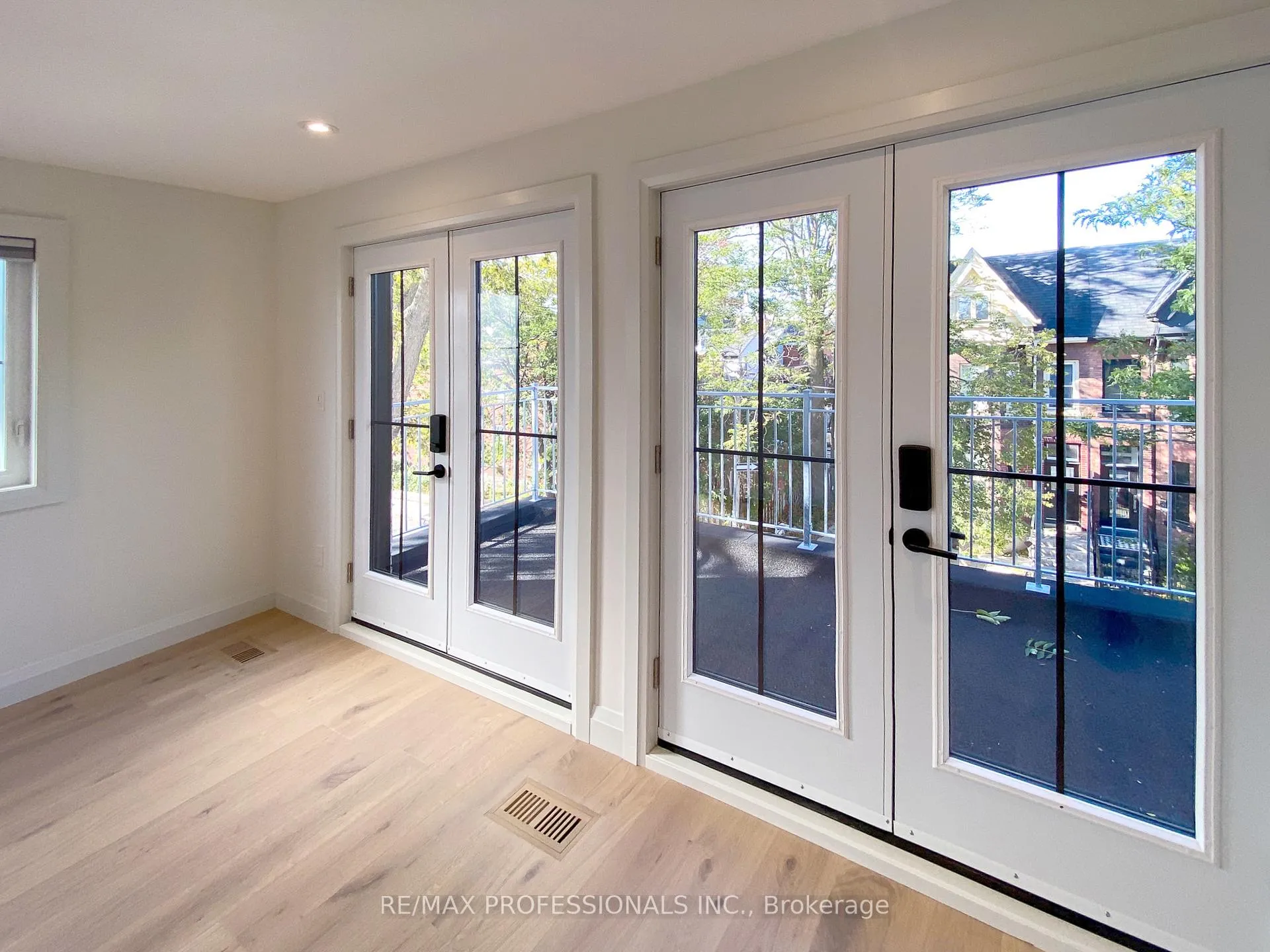 Photo 29 of 41 Rolyat Street, Toronto, Trinity-Bellwoods — HOMEH
