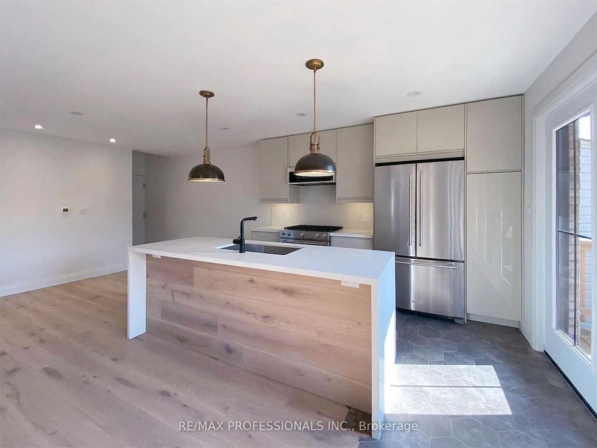 Photo 34 of 41 Rolyat Street, Toronto, Trinity-Bellwoods — HOMEH