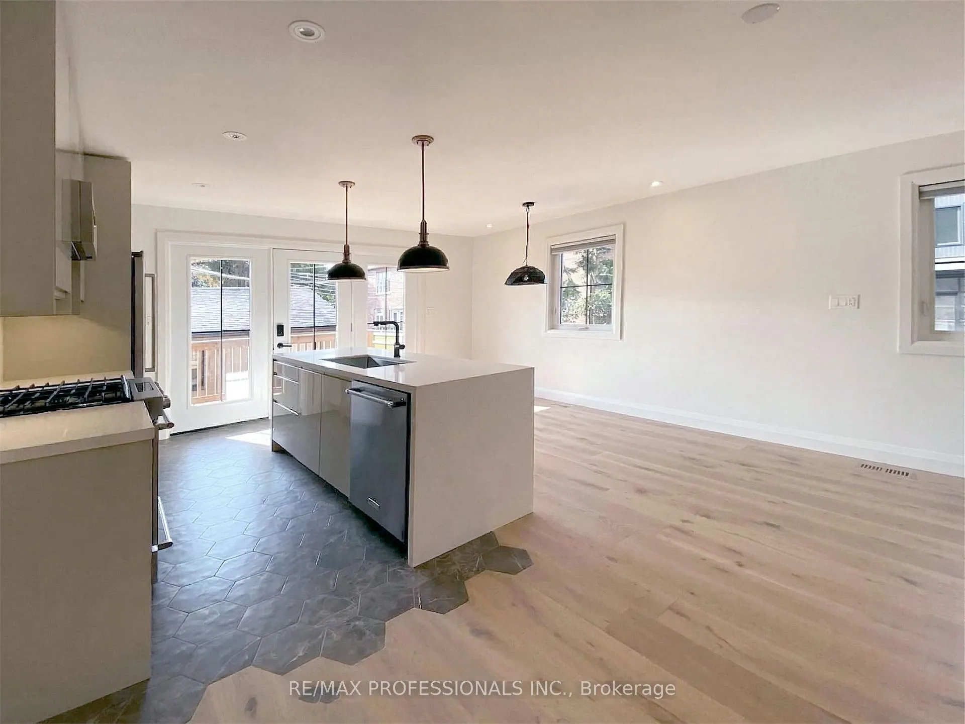 Photo 37 of 41 Rolyat Street, Toronto, Trinity-Bellwoods — HOMEH