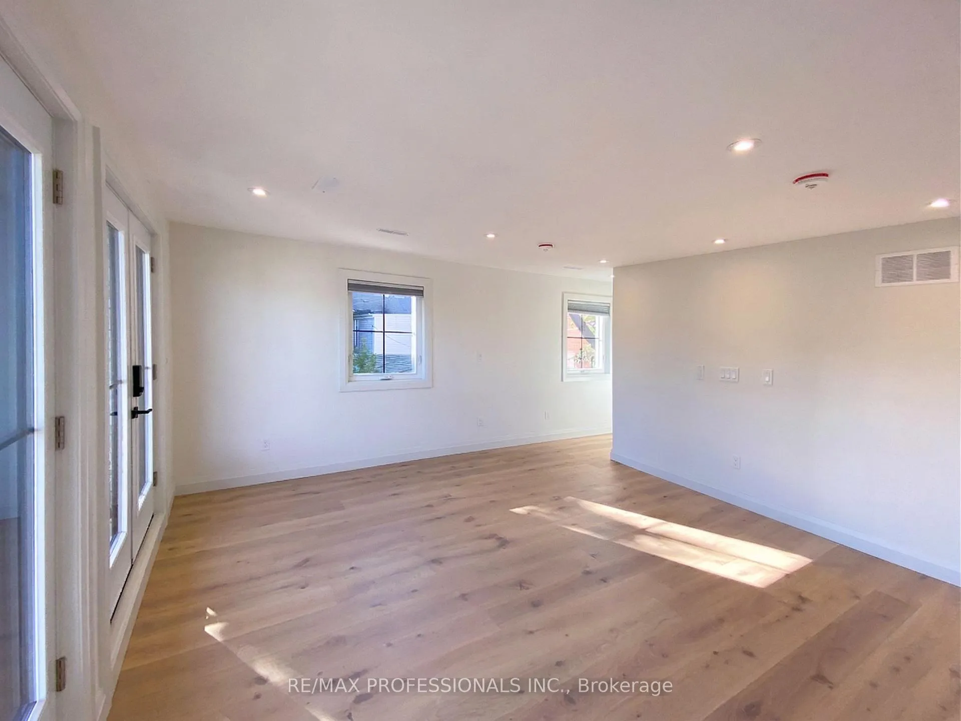 Photo 40 of 41 Rolyat Street, Toronto, Trinity-Bellwoods — HOMEH