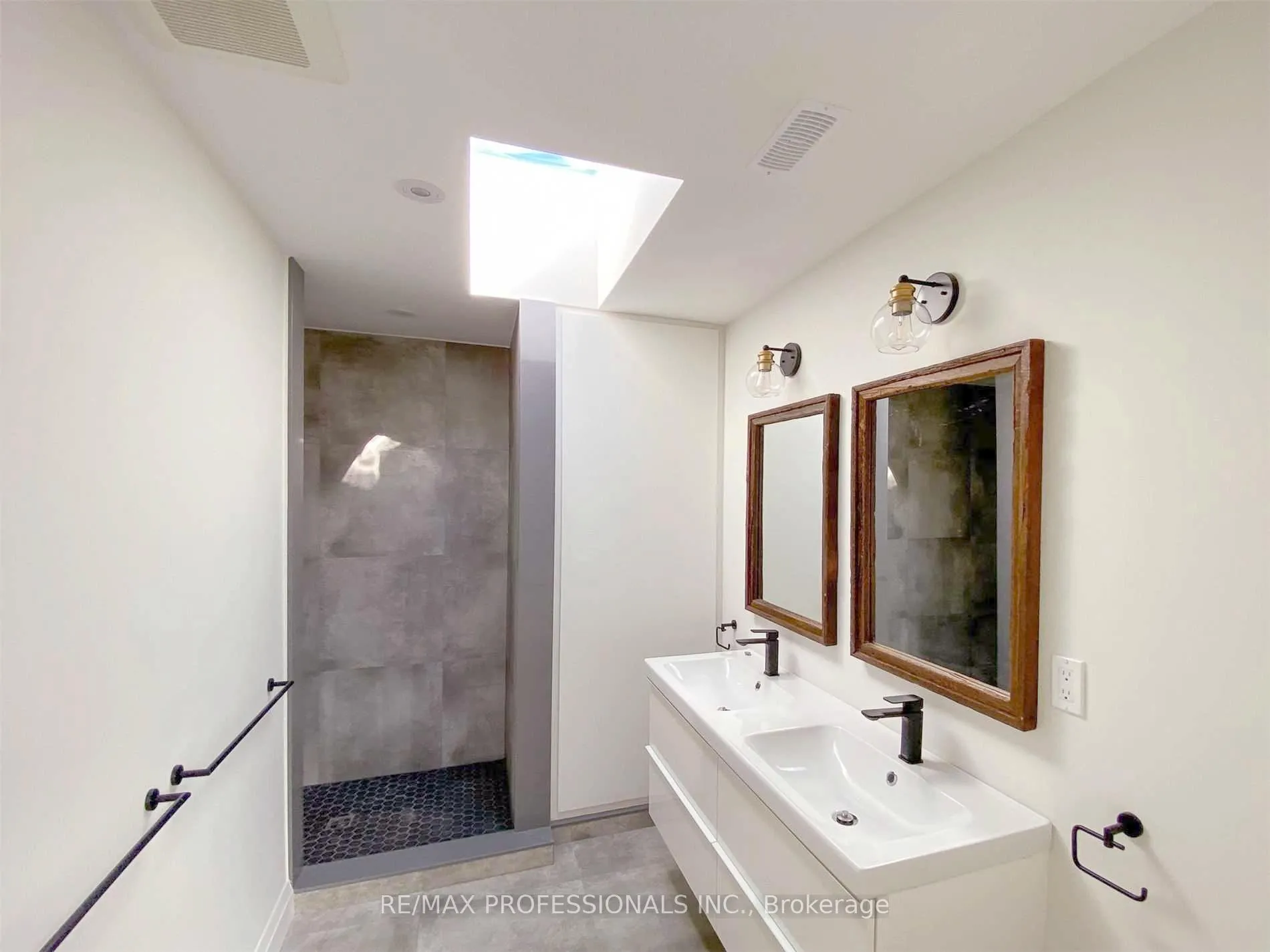 Photo 44 of 41 Rolyat Street, Toronto, Trinity-Bellwoods — HOMEH