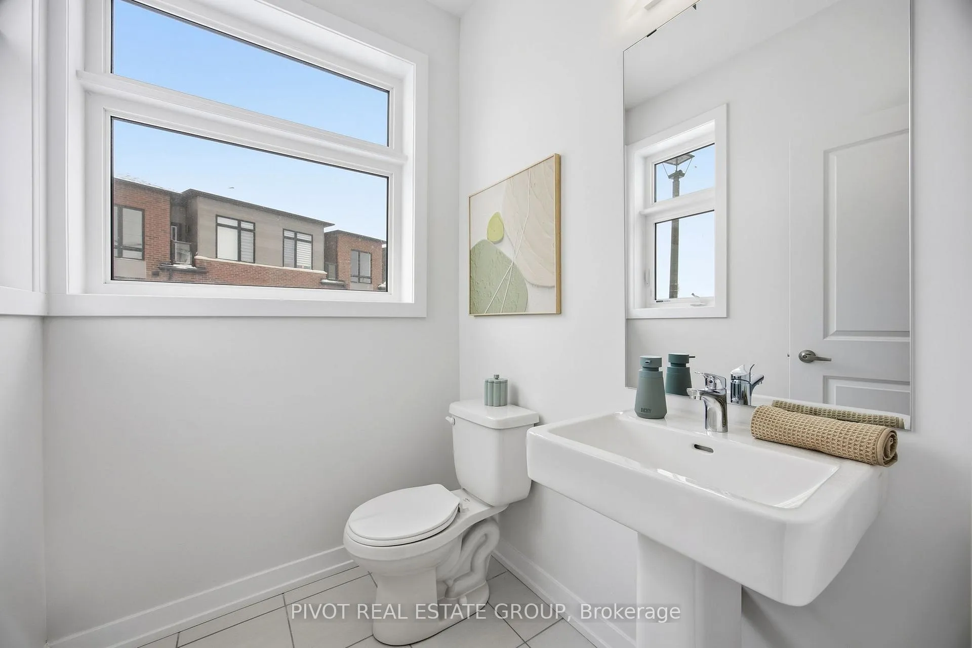 Photo 17 of 46 Observatory Way, Whitby, Brooklin — HOMEH