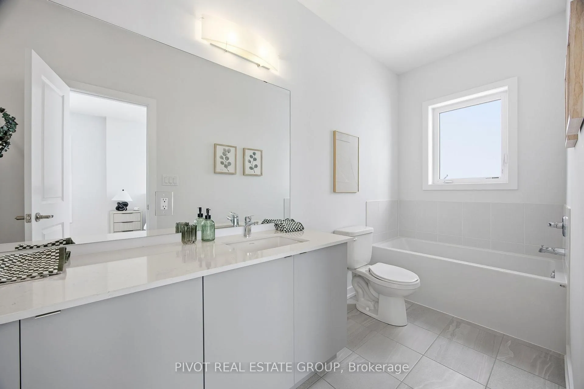 Photo 22 of 46 Observatory Way, Whitby, Brooklin — HOMEH