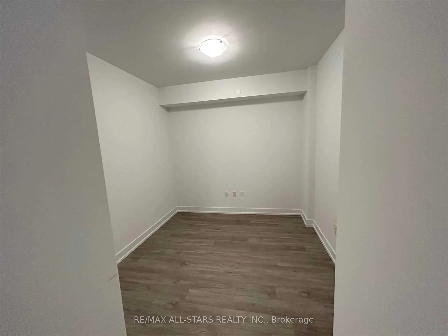 Photo 6 of Unit 1102, 1480 Bayly Street, Pickering, Bay Ridges — HOMEH