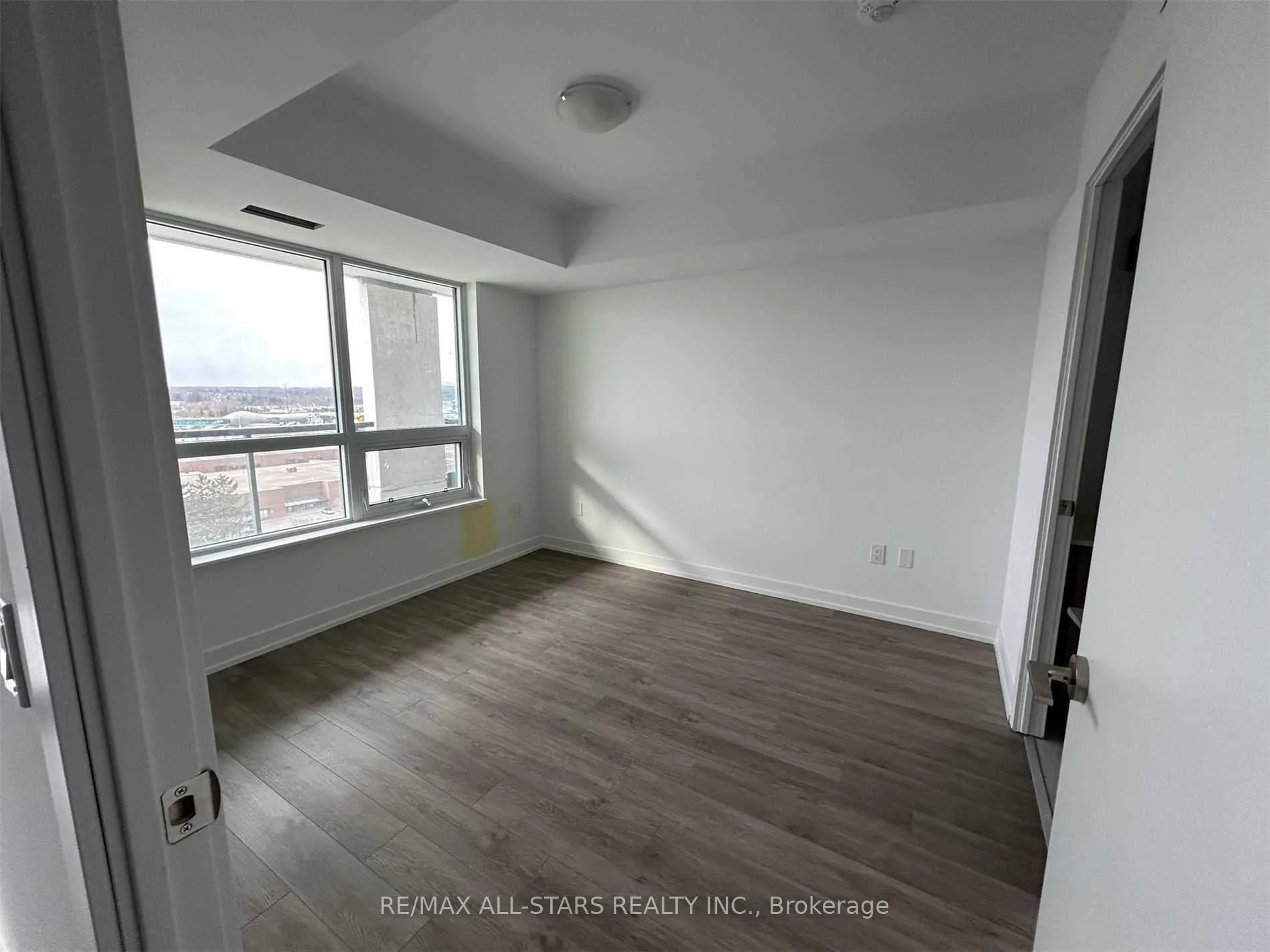 Photo 7 of Unit 1102, 1480 Bayly Street, Pickering, Bay Ridges — HOMEH